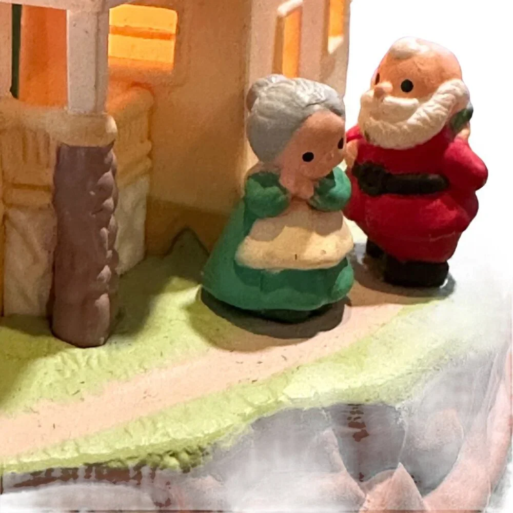 Hallmark Keepsake Ornament Lighthouse Lights Up Greetings 5th in Series 2001 - Picture 6 of 16